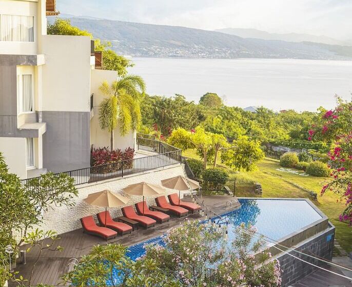 חדר דלוקס נוף בריכה, Swissbelinn Luwuk