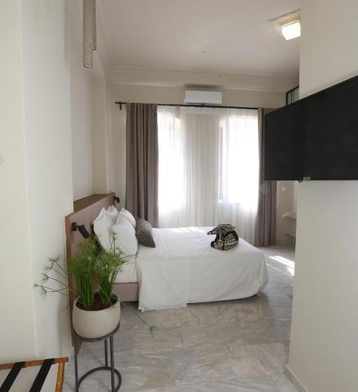 سوییت جونیور لوکس, Oiko Mini Suites