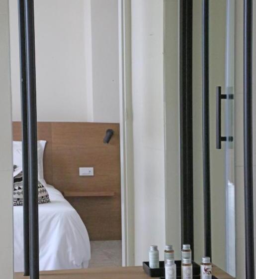 سوییت جونیور لوکس, Oiko Mini Suites