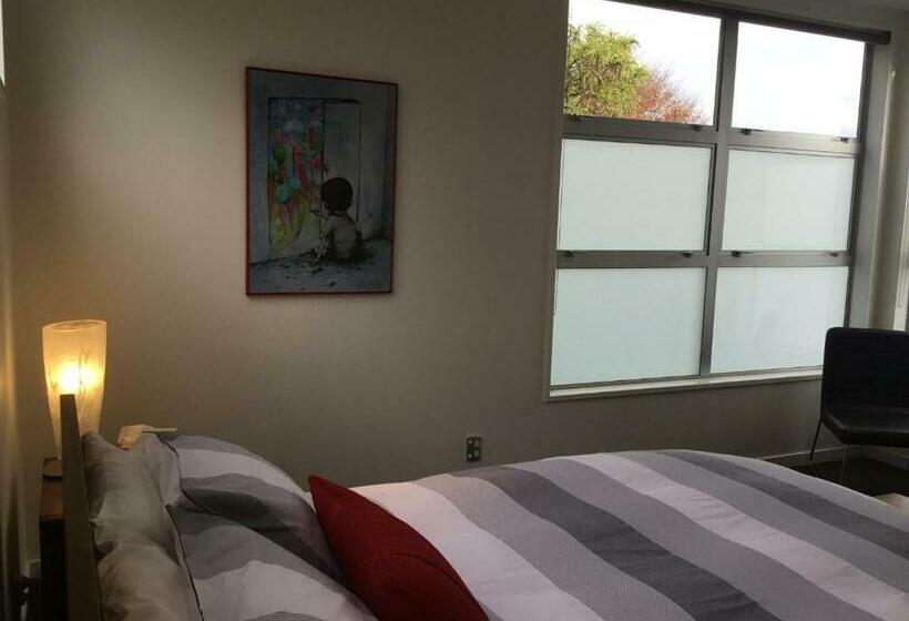 סוויטה דלוקס, Refreshstay