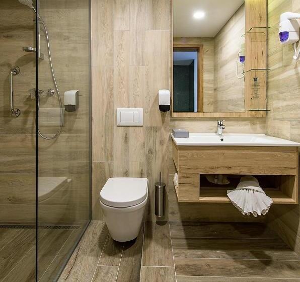 Люкс с гидромассажем, Akademia