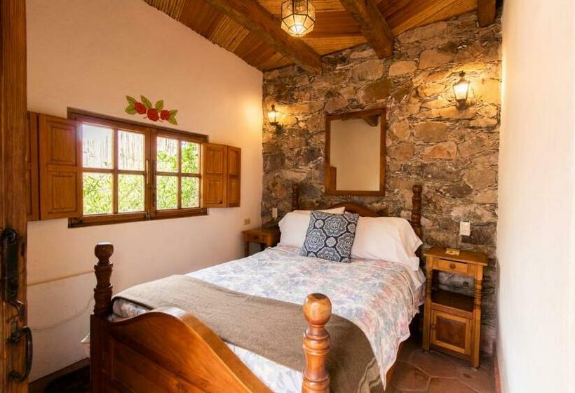 חדר בסיסי, Amor Y Paz