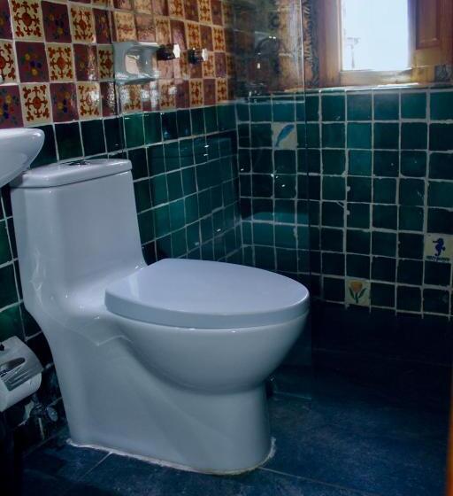 חדר בסיסי, Amor Y Paz