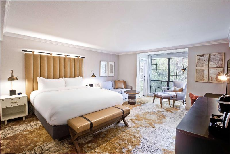 חדר משפחתי, Gloris