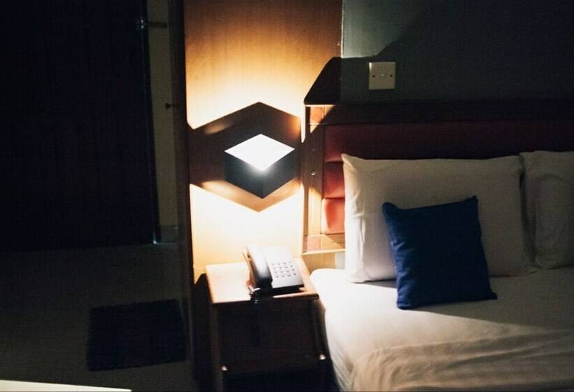 חדר סופריור, Gloris