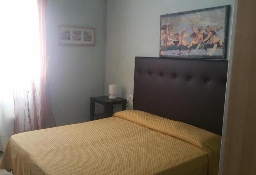 스탠다드 트리플 룸, Illi