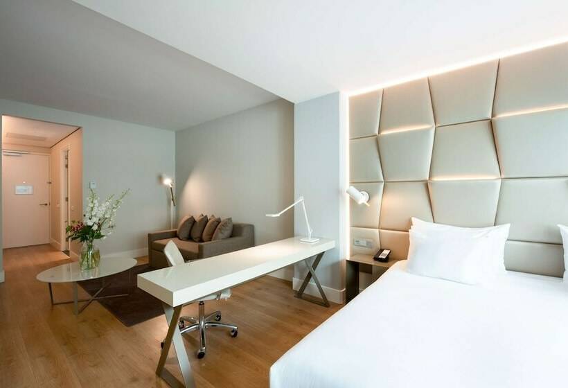 Полулюкс, NH Collection Eindhoven Centre