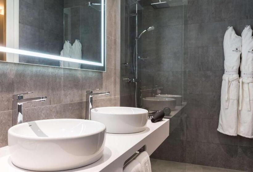 Полулюкс, NH Collection Eindhoven Centre