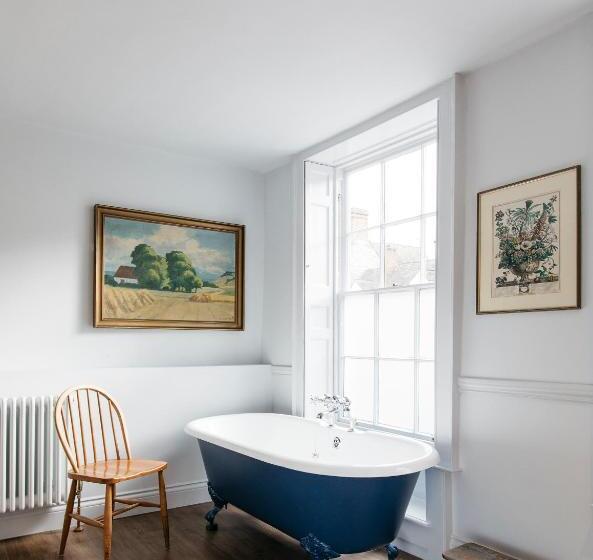 디럭스 룸 킹사이즈 침대, The Bower House, Restaurant & Rooms