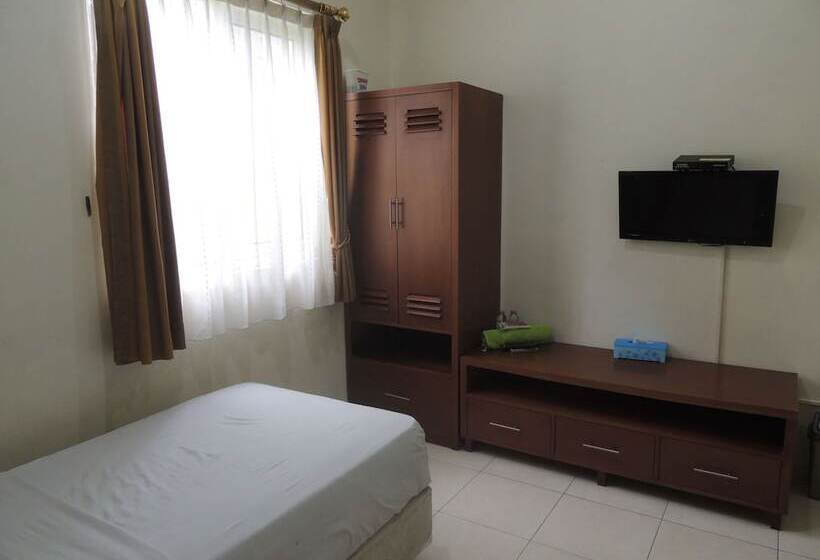 Superior Rum, Wisma Tamu Uksw Guest House