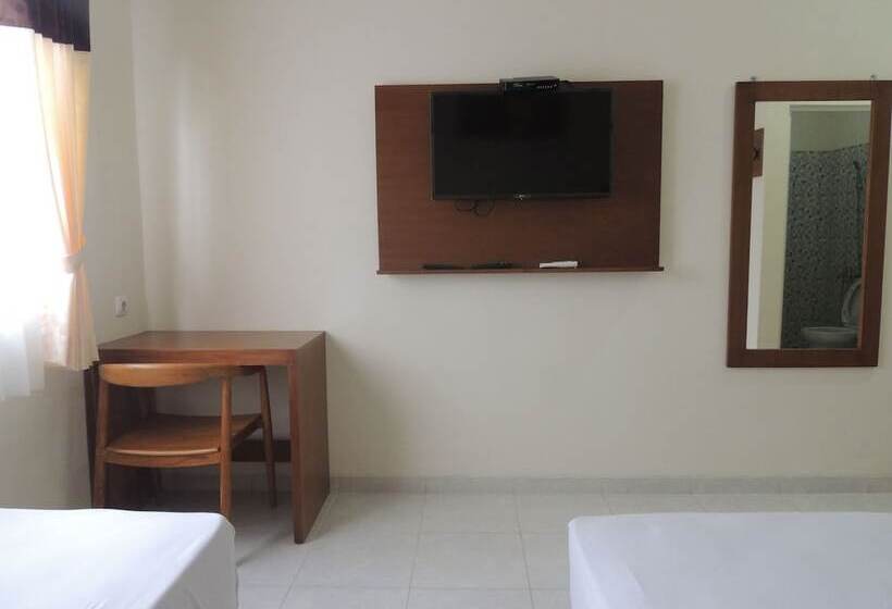 Deluxe Rum, Wisma Tamu Uksw Guest House