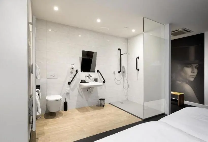 身障者適用スタンダードルーム, Theaterhotel Venlo