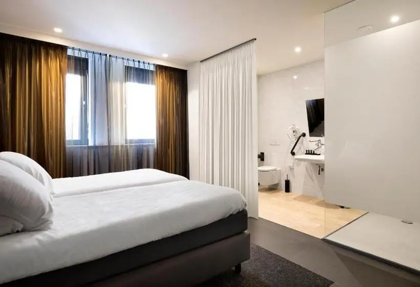 身障者適用スタンダードルーム, Theaterhotel Venlo