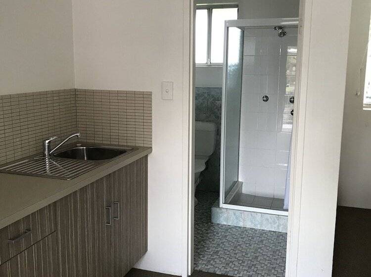 اتاق استاندارد سه نفره, Thirroul Beach Motel