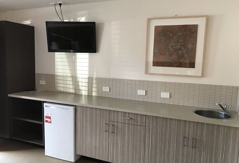 اتاق استاندارد سه نفره, Thirroul Beach Motel