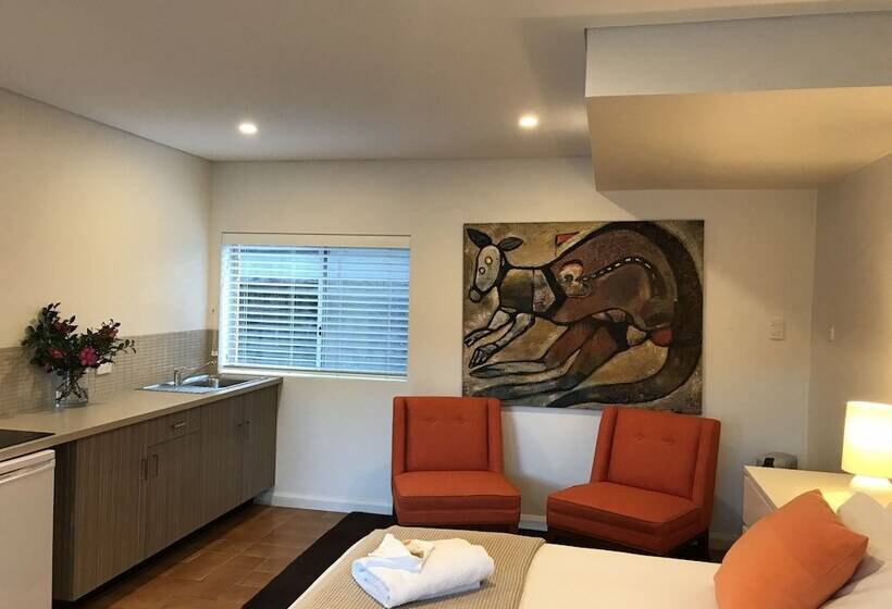 اتاق لوکس چهار تخته, Thirroul Beach Motel