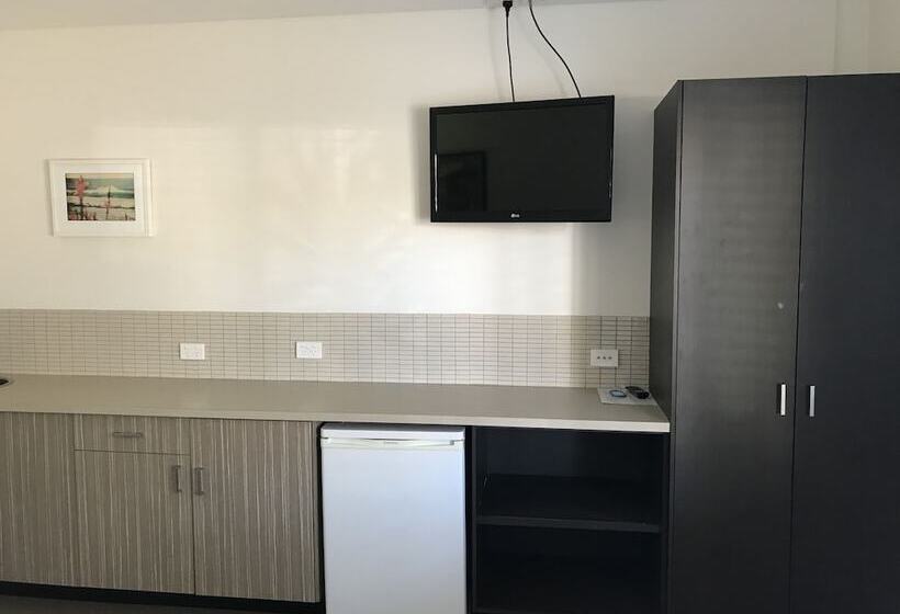 اتاق لوکس چهار تخته, Thirroul Beach Motel