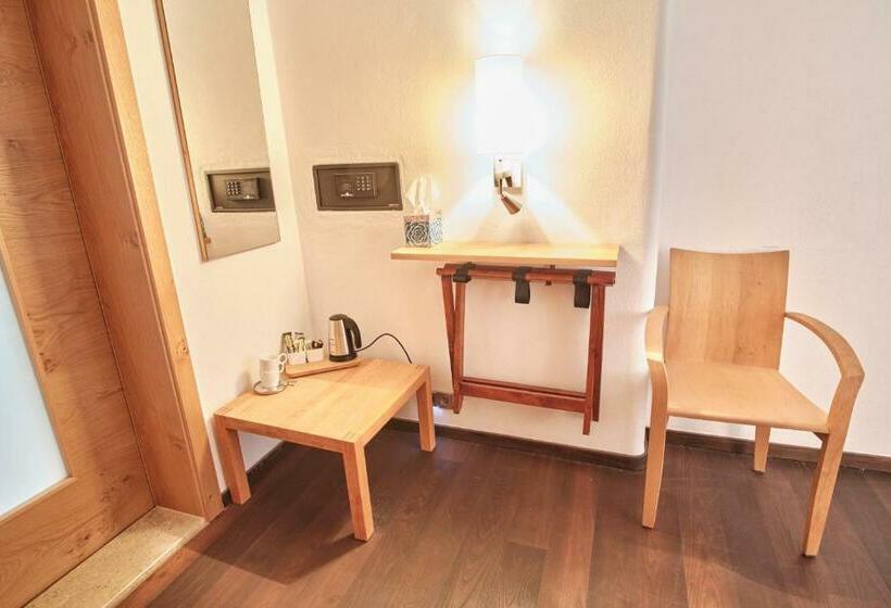 スタンダードルーム, Turmhotel Zum Erasmus