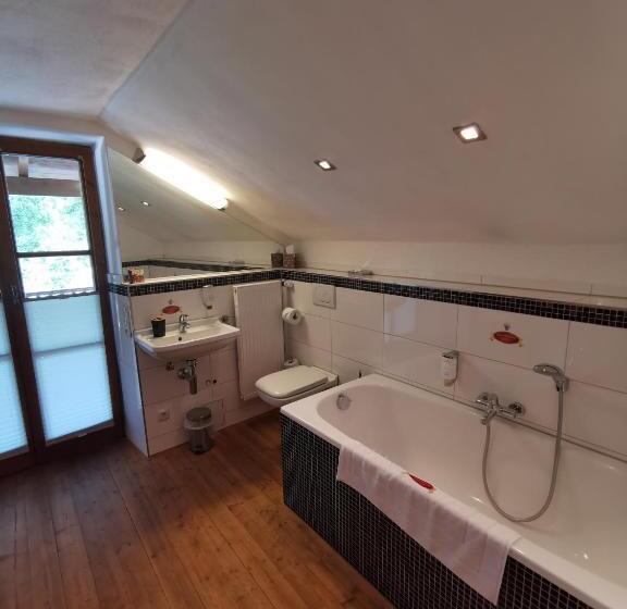 スタンダードトリプルルーム, Turmhotel Zum Erasmus