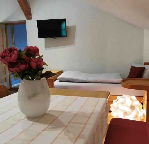 スタンダード4人部屋, Turmhotel Zum Erasmus