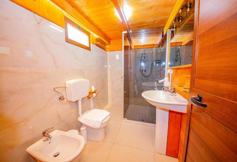 1 베드룸 수피리어 스위트, Legjenda