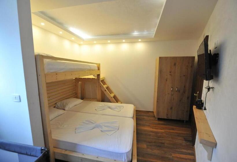 컴포트 트리플 룸, Legjenda