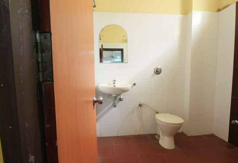 디럭스 트리플 룸, Megha Residency