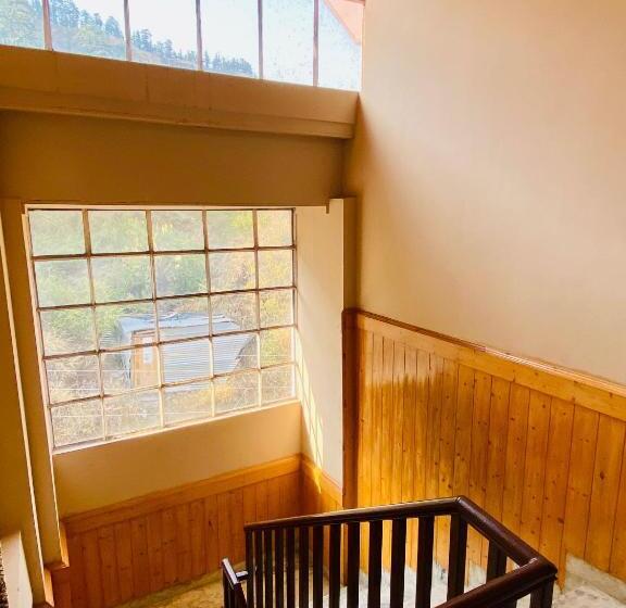 Семейный Номер Вид на Горы, Sai Cottage Shimla