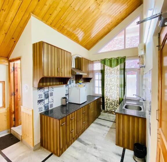 Номер Superior Вид на Горы, Sai Cottage Shimla