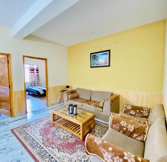 Семейный Номер Вид на Горы, Sai Cottage Shimla