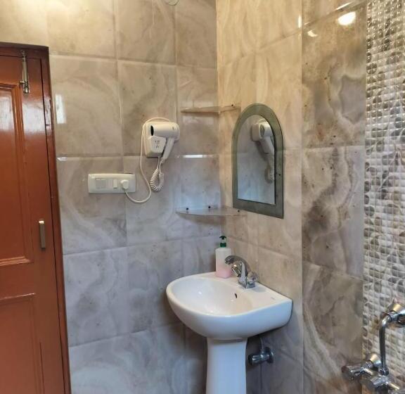 חדר משפחתי נוף להרים, Sai Cottage Shimla