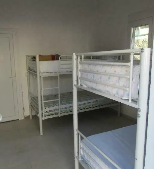 تختخواب در اتاق مشترک, Elbasan Backpacker Hostel