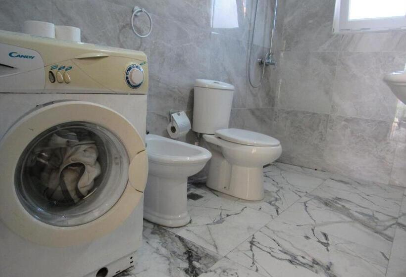 سرير فى غرفة مشتركه, Elbasan Backpacker Hostel