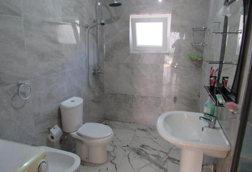 سرير فى غرفة مشتركه, Elbasan Backpacker Hostel