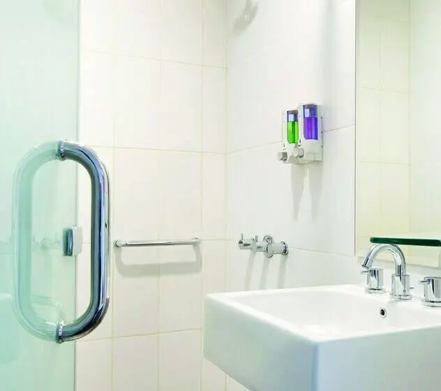 Standard-huone, Amaris Hotel Darmo Surabaya