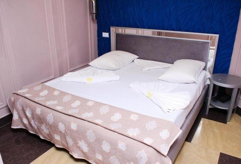 프리미엄 4인룸, Golden Seconds