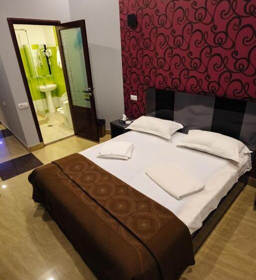 4인용 스탠다드 룸, Golden Seconds