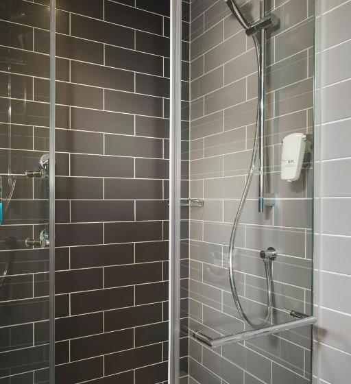 Номер Стандарт Адаптированный для Инвалидов, Holiday Inn Express   Wigan, An Ihg