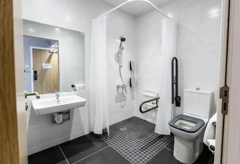 身障者適用スタンダードルーム, Holiday Inn Express   Wigan, An Ihg