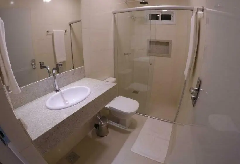 Deluxe Kolmen Hengen Huone, Imperador