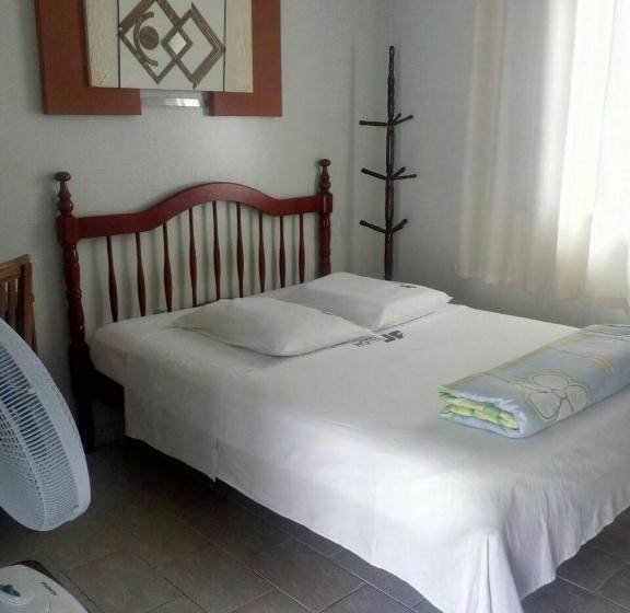 חדר דלוקס, Jf