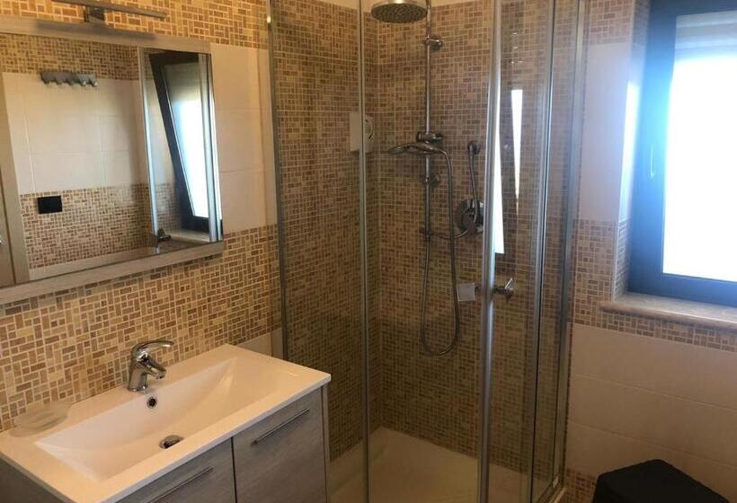 חדר סטנדרט לארבעה, La Campagnola