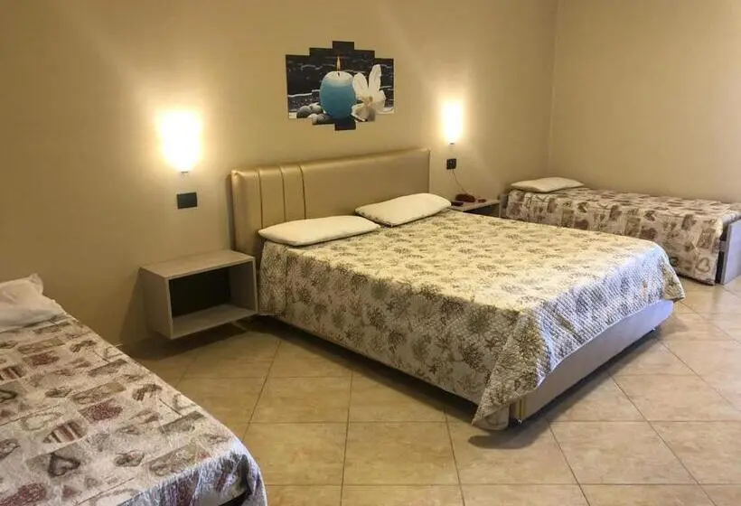 اتاق استاندارد چهار تخته, La Campagnola