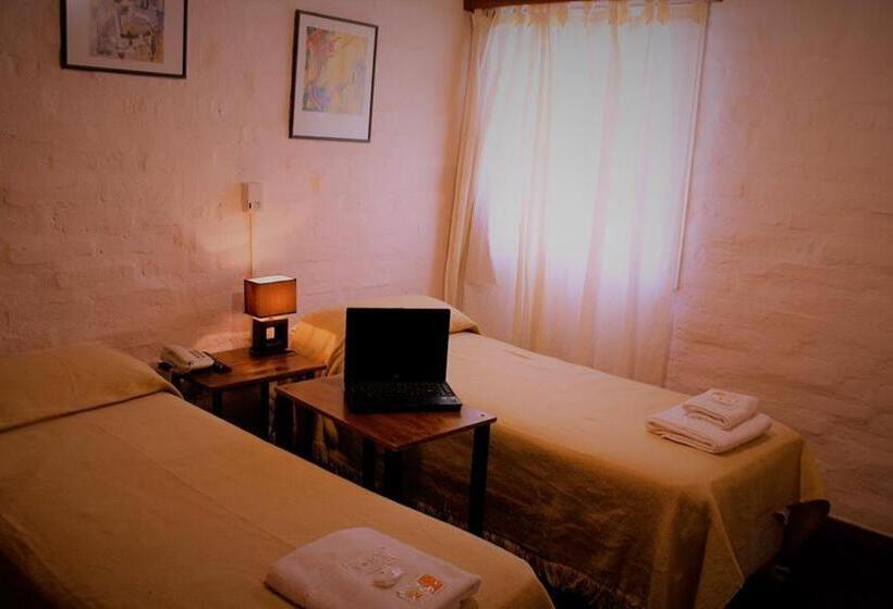 ファミリールーム, La Fundacion