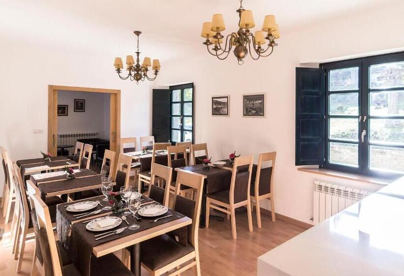 سوییت با چشم‌انداز باغ, Pazo De Berbetoros