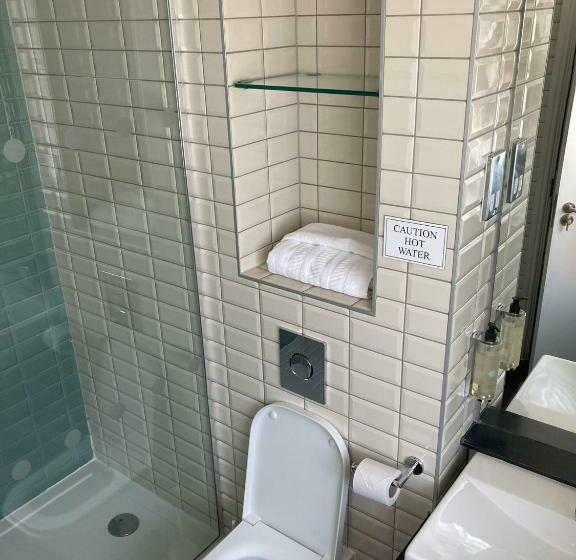 スタンダードルーム, The Golden Hope Wetherspoon