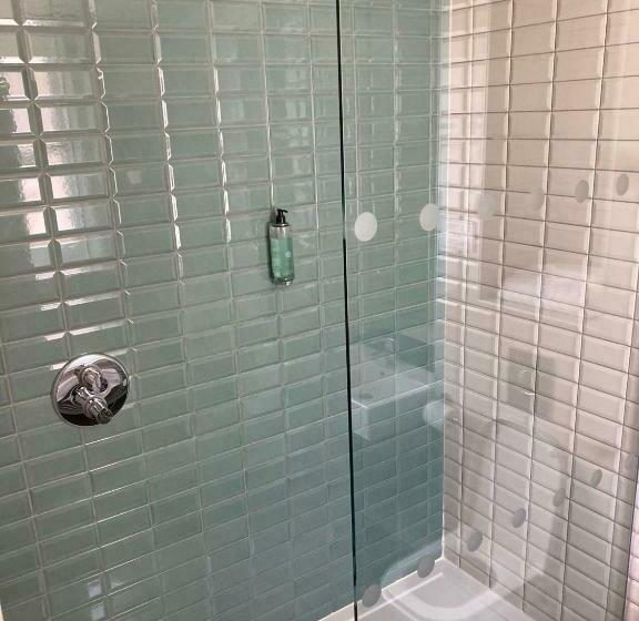 スタンダードルーム, The Golden Hope Wetherspoon