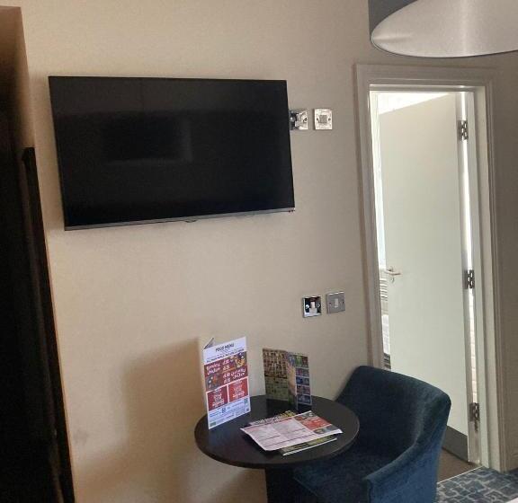 スタンダードルーム, The Golden Hope Wetherspoon