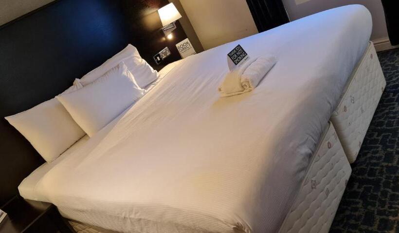 スタンダードルーム, The Golden Hope Wetherspoon