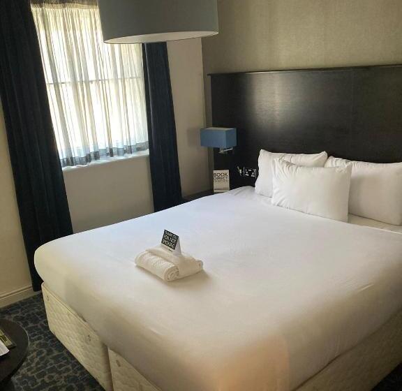 デラックスルーム, The Golden Hope Wetherspoon